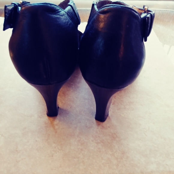 Black Soft Shoes Size 4. Good Condition. - Picture 3 of 6